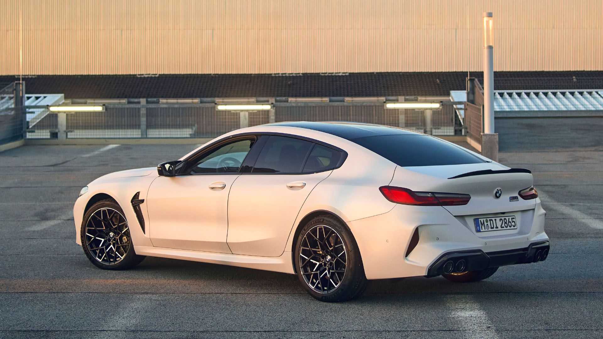BMW M8 Competition (9).jpg