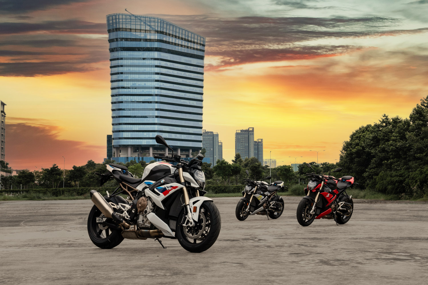 bmw-s1000r-hoan-toan-moi-anh_6.JPG