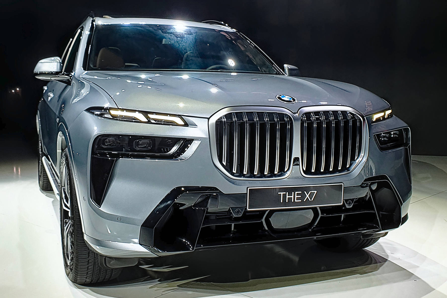 bmw-x7-lci2023-vn-02.jpg