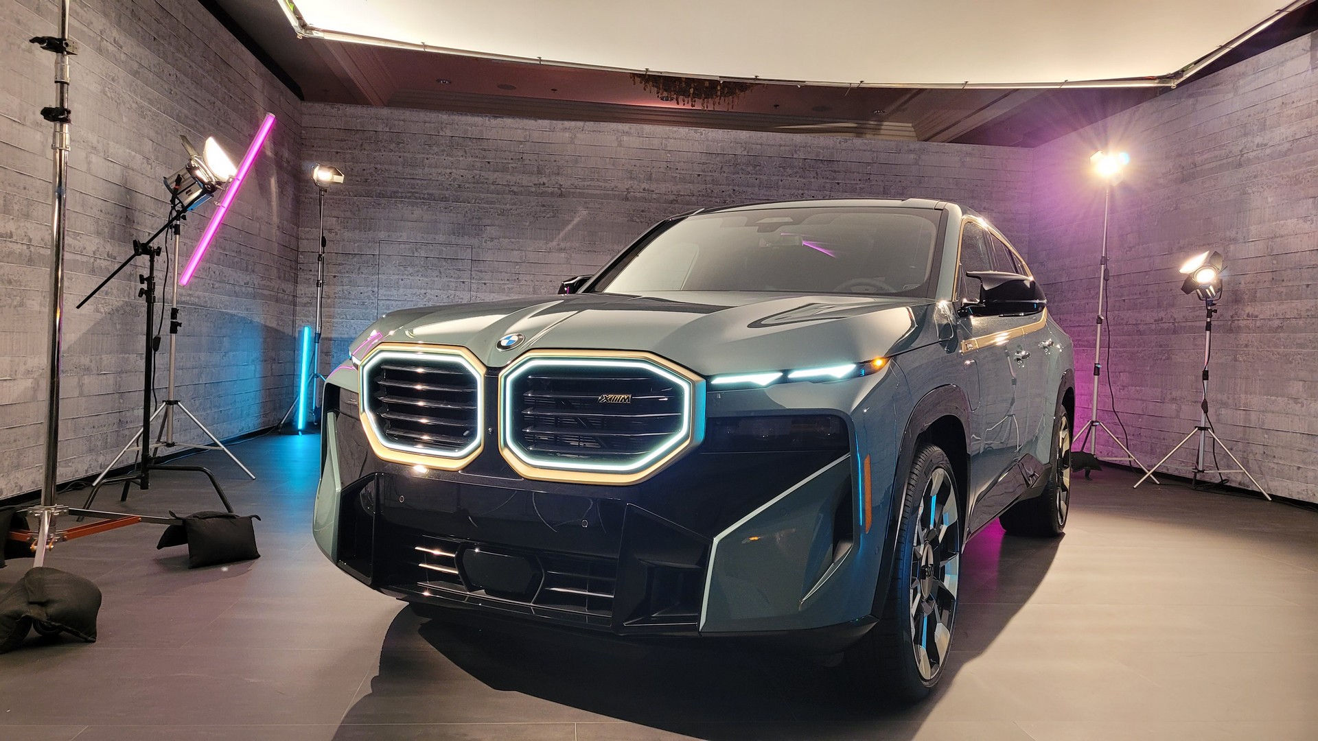 BMW XM (1).jpg