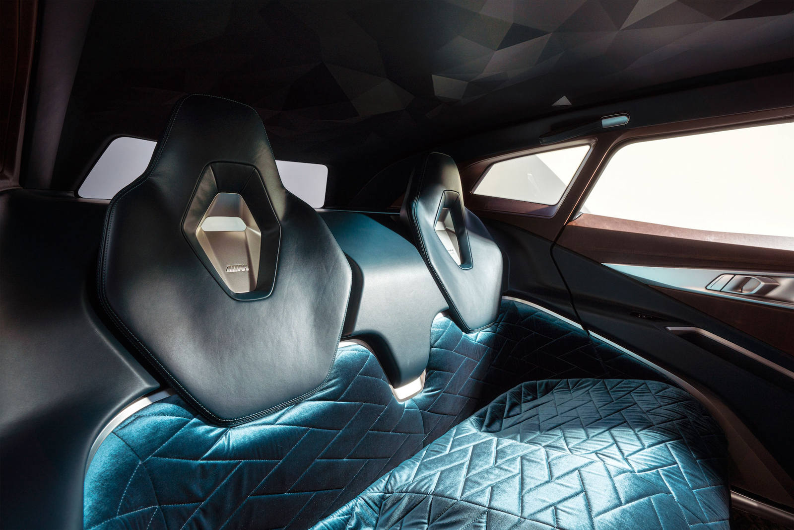 bmw_concept_xm_14.jpg