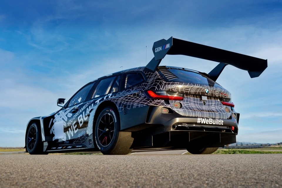 BMW_M3_Touring_24H_4.jpg