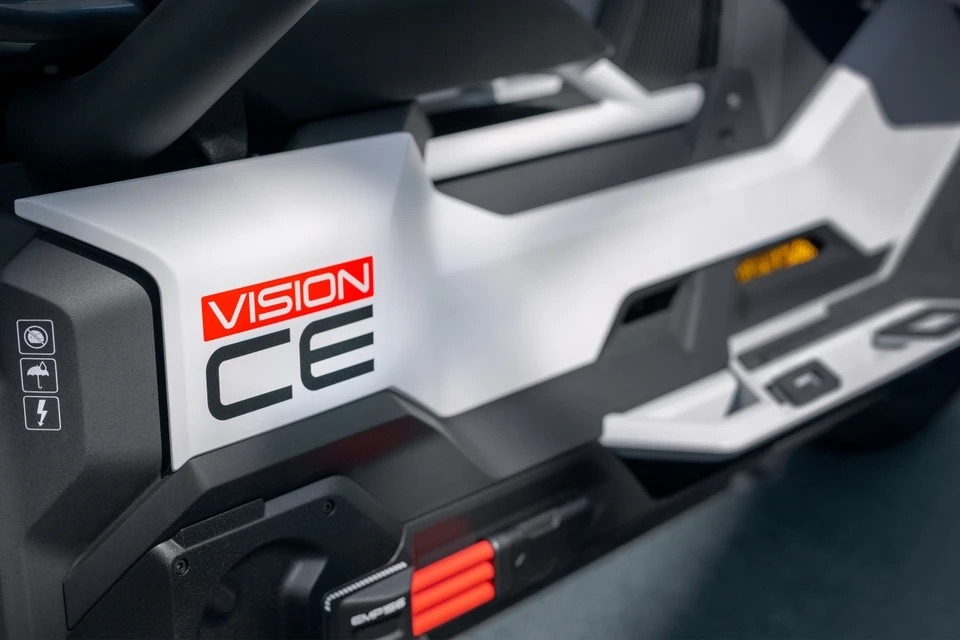 BMW_Motorrad_Vision_CE_6.jpg