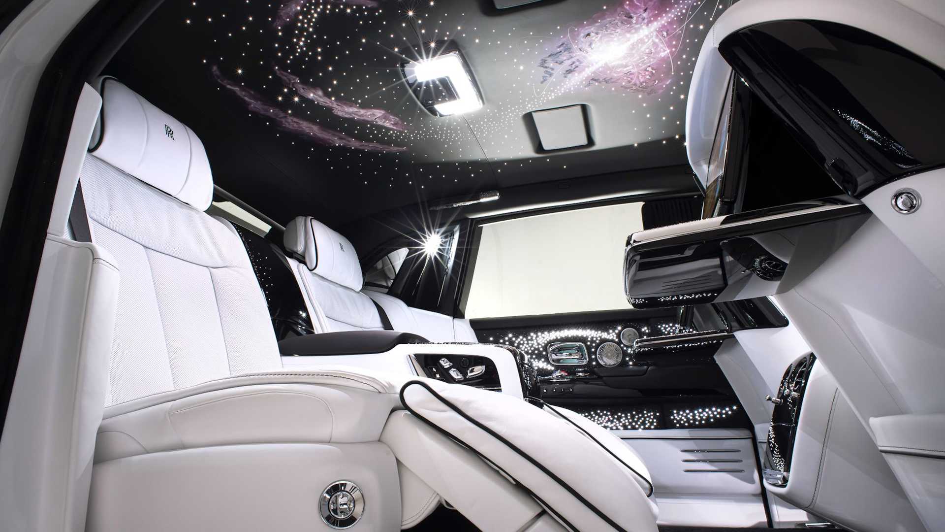 Bộ-đôi-Rolls-Royce-cá-nhân-hóa-kỷ-niệm-dịp-đặc-biệt-của-chủ-nhân (6).jpg