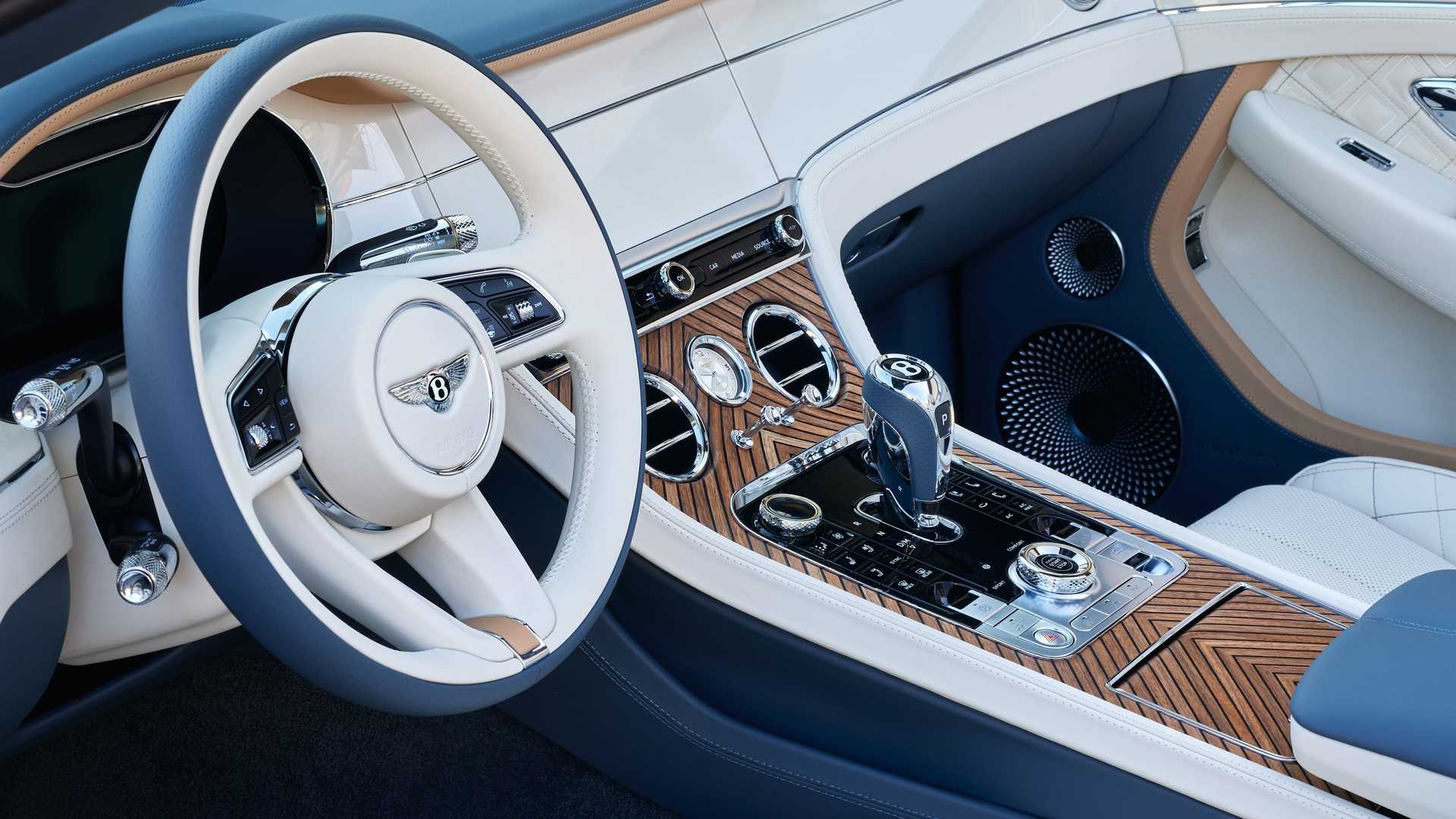 bo-suu-tap-Mulliner-Riviera-Continental-GTC-anh-3.jpeg