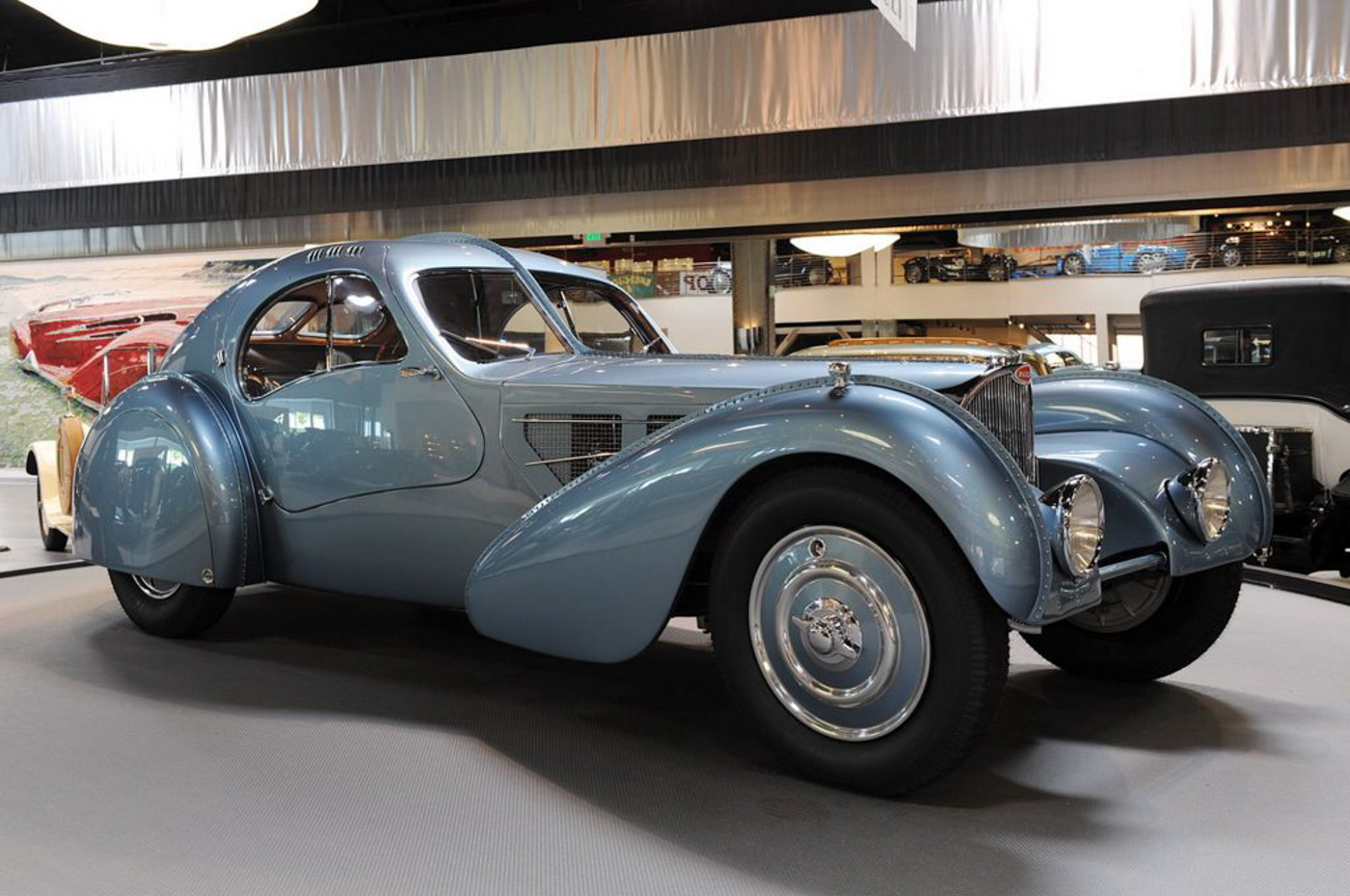 Bugatti 57SC Atlantic (2).JPG