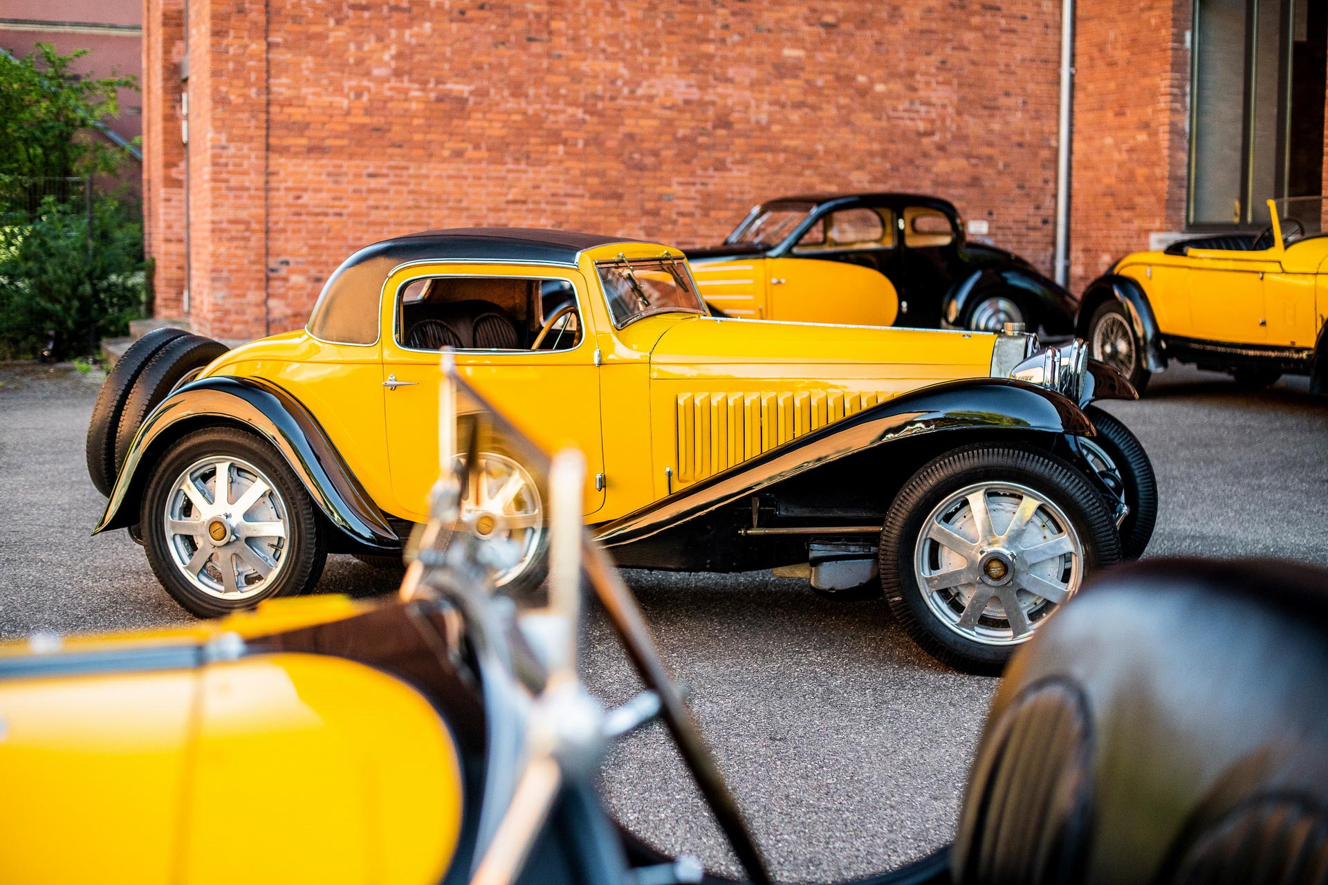 Bugatti Black & Yellow (8).JPG