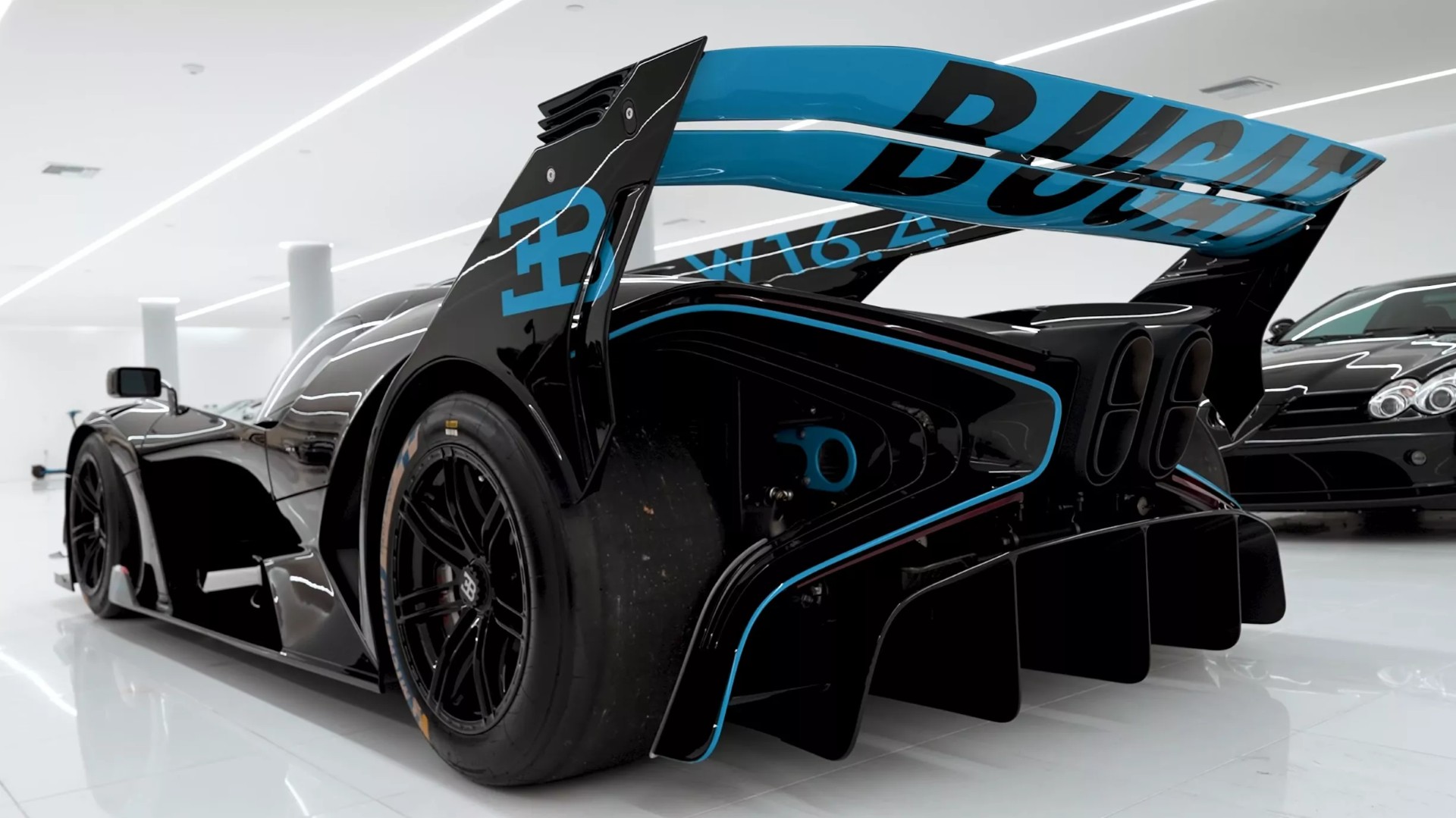Bugatti-Bolide-Manny-Khoshbin-3 (Large).jpeg