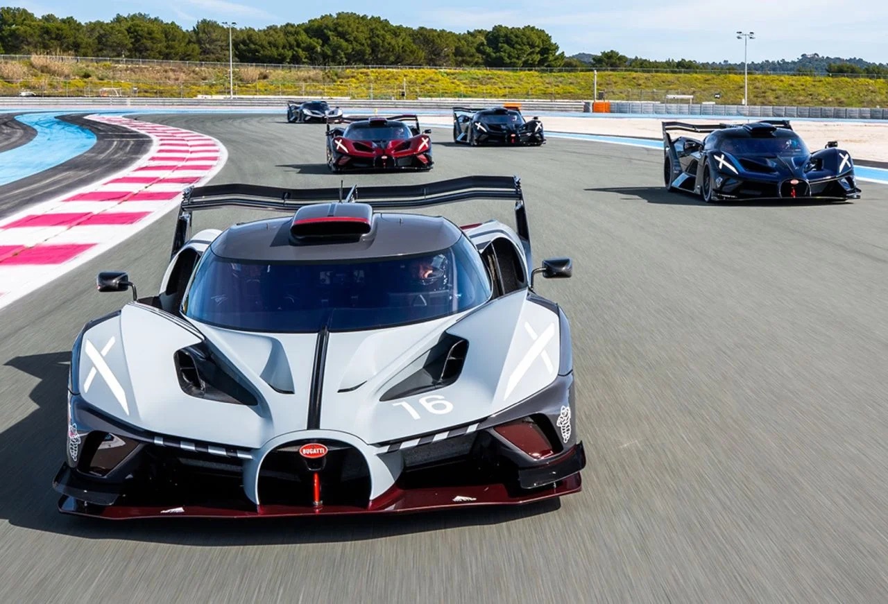 Bugatti-Bolide-track-drive-1.jpg