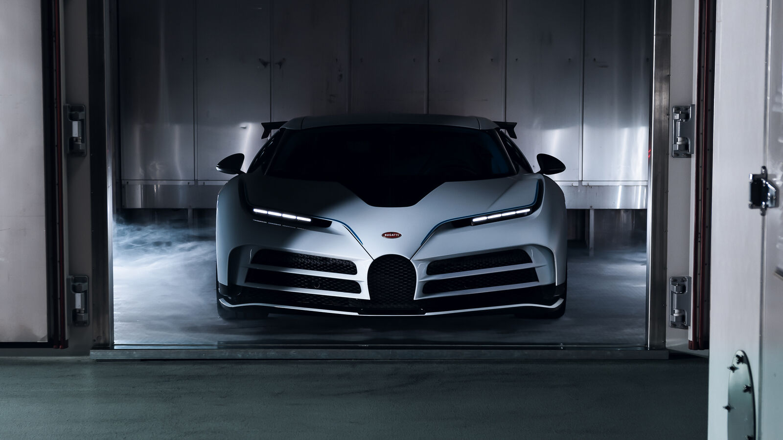 Bugatti Centodieci (1).jpg
