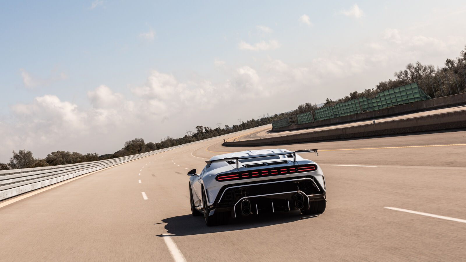 Bugatti Centodieci (10).jpg