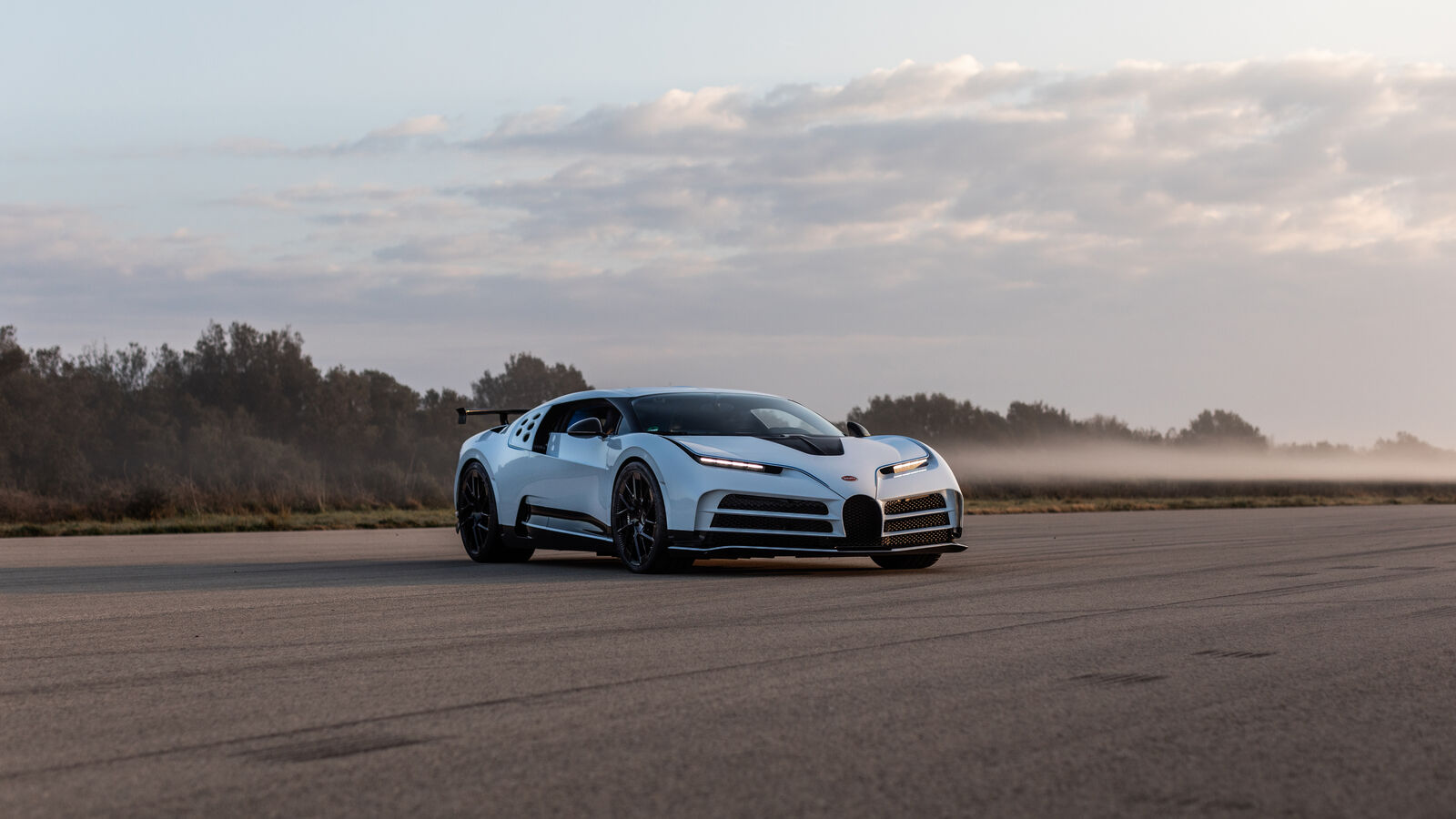Bugatti Centodieci (3).jpg