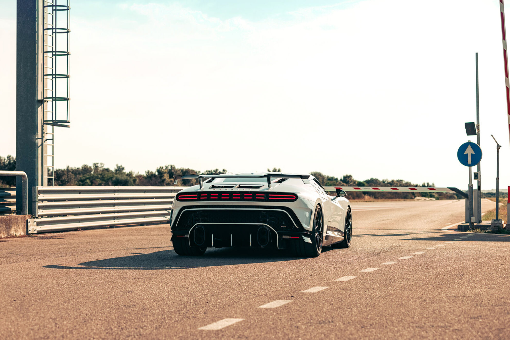 Bugatti Centodieci (5).JPG