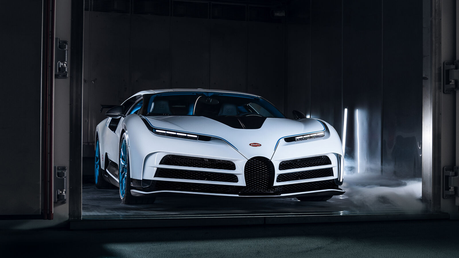 Bugatti Centodieci (6).jpg