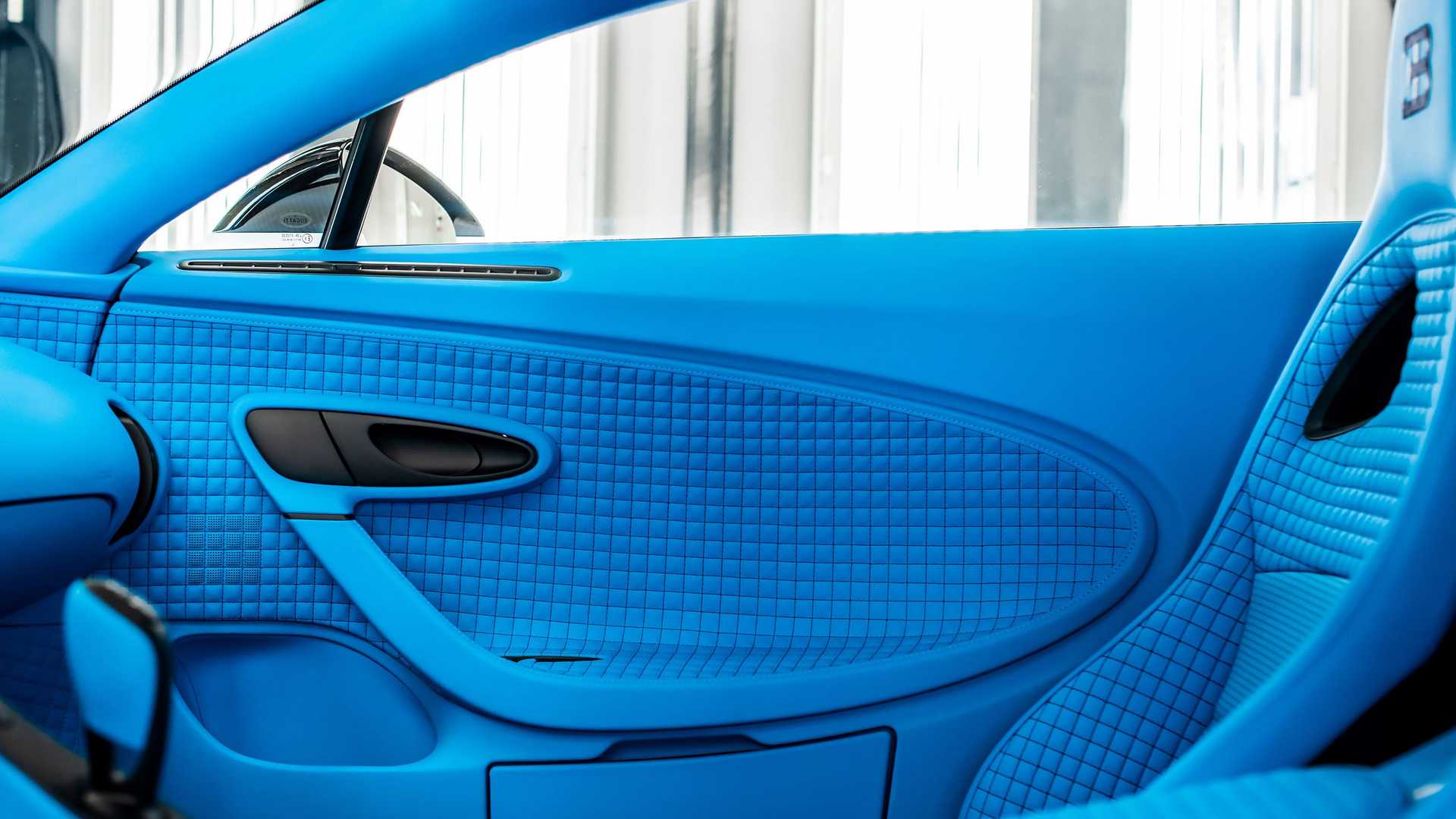 Bugatti Centodieci (6).jpg