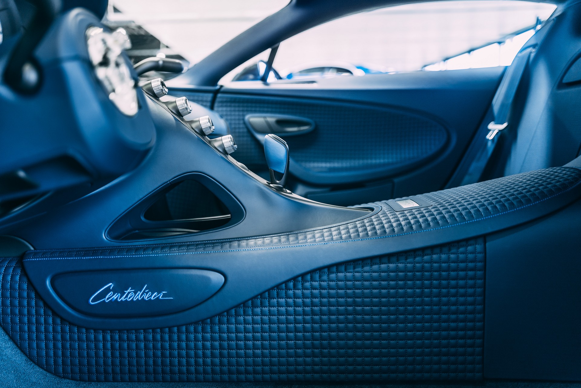 Bugatti Centodieci (7).jpg