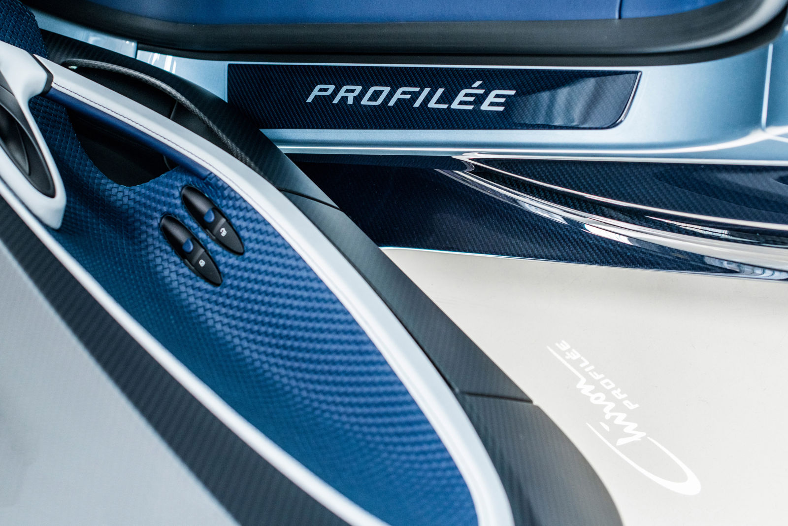Bugatti Chiron Profilee 1.jpeg