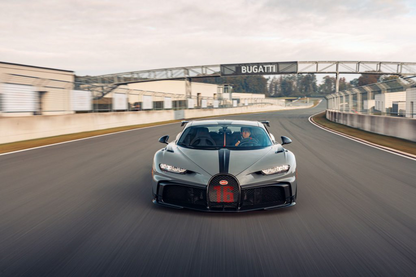 Bugatti Chiron Pur Sport (8).JPG