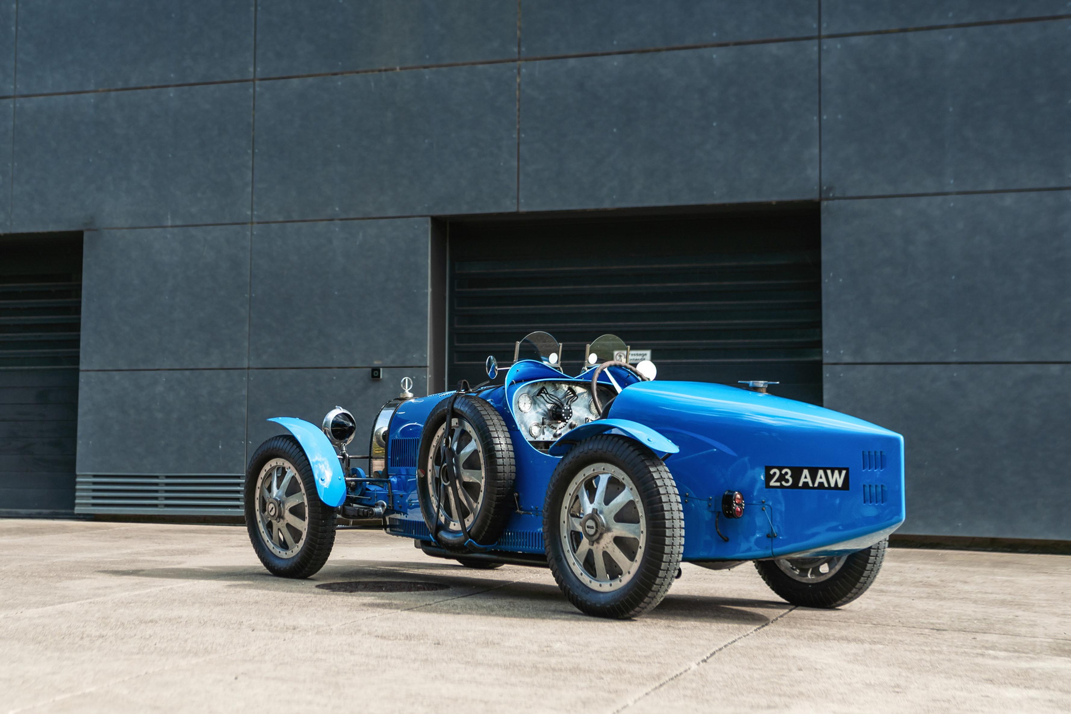 Bugatti French Racing Blue (16).JPG