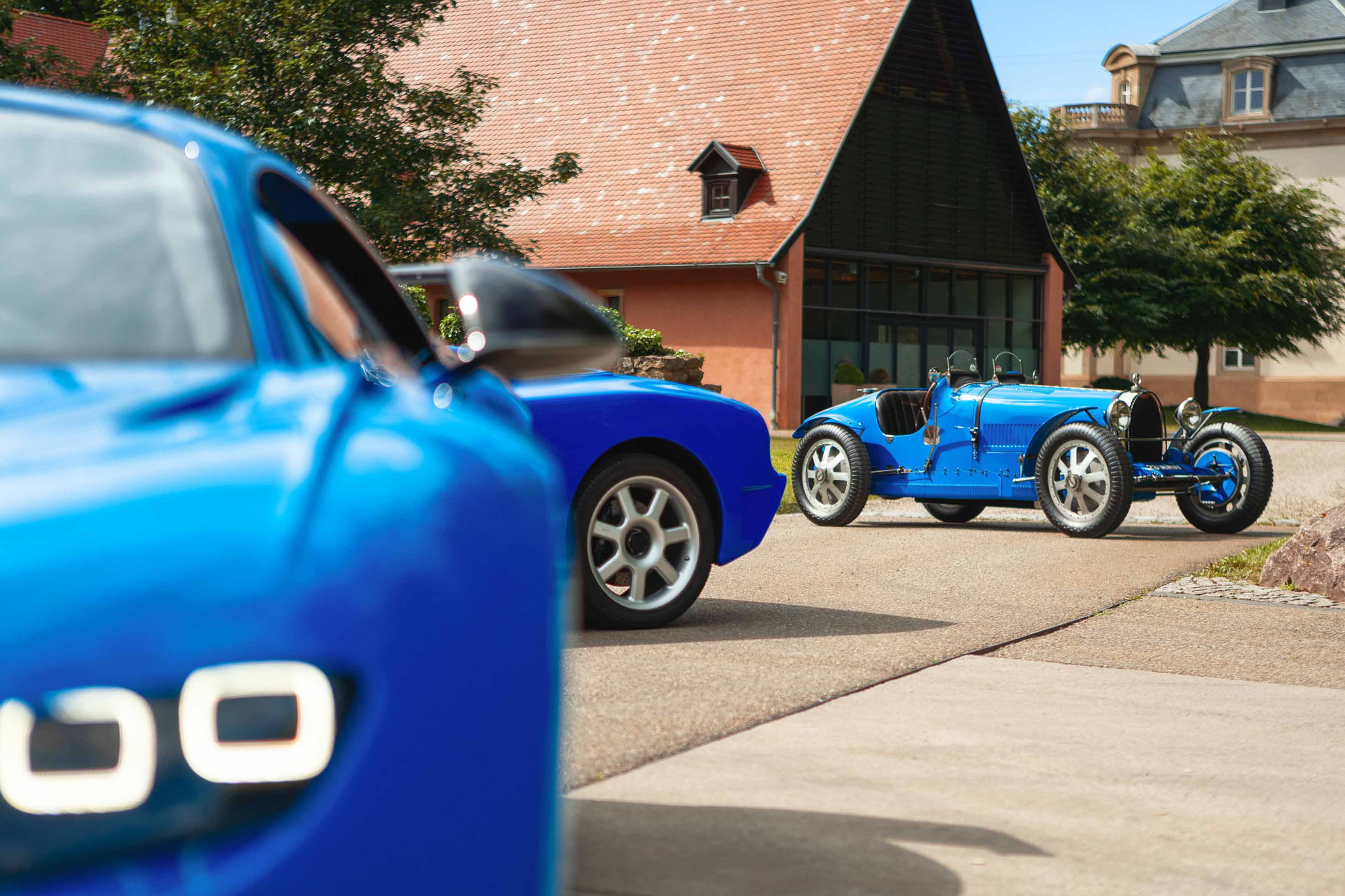 Bugatti French Racing Blue (6).JPG