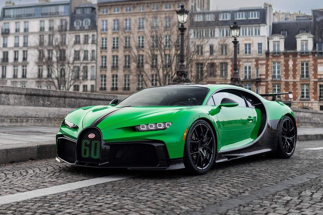Bugatti_Chiron_Pur_Sport_Soixante_10.jpeg