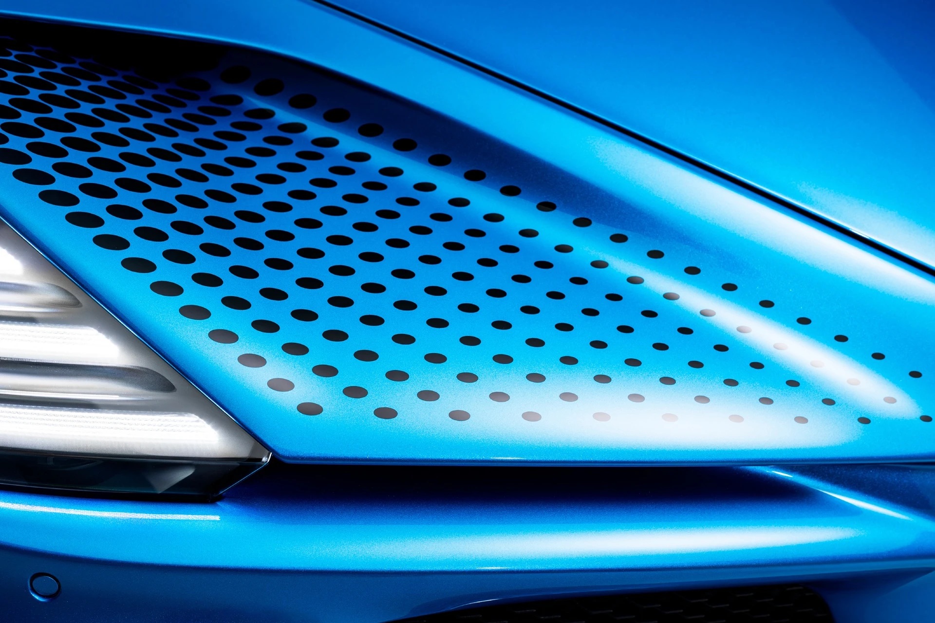Bugatti_W16_Mistral_Fly_Bug_10.jpeg