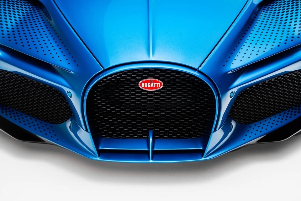 Bugatti_W16_Mistral_Fly_Bug_11.jpg