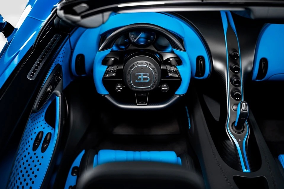 Bugatti_W16_Mistral_Fly_Bug_5.jpg