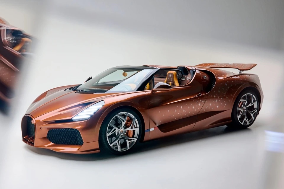Bugatti_W16_Mistral_Le_Retour_du_Jeune_Prince_1.jpg