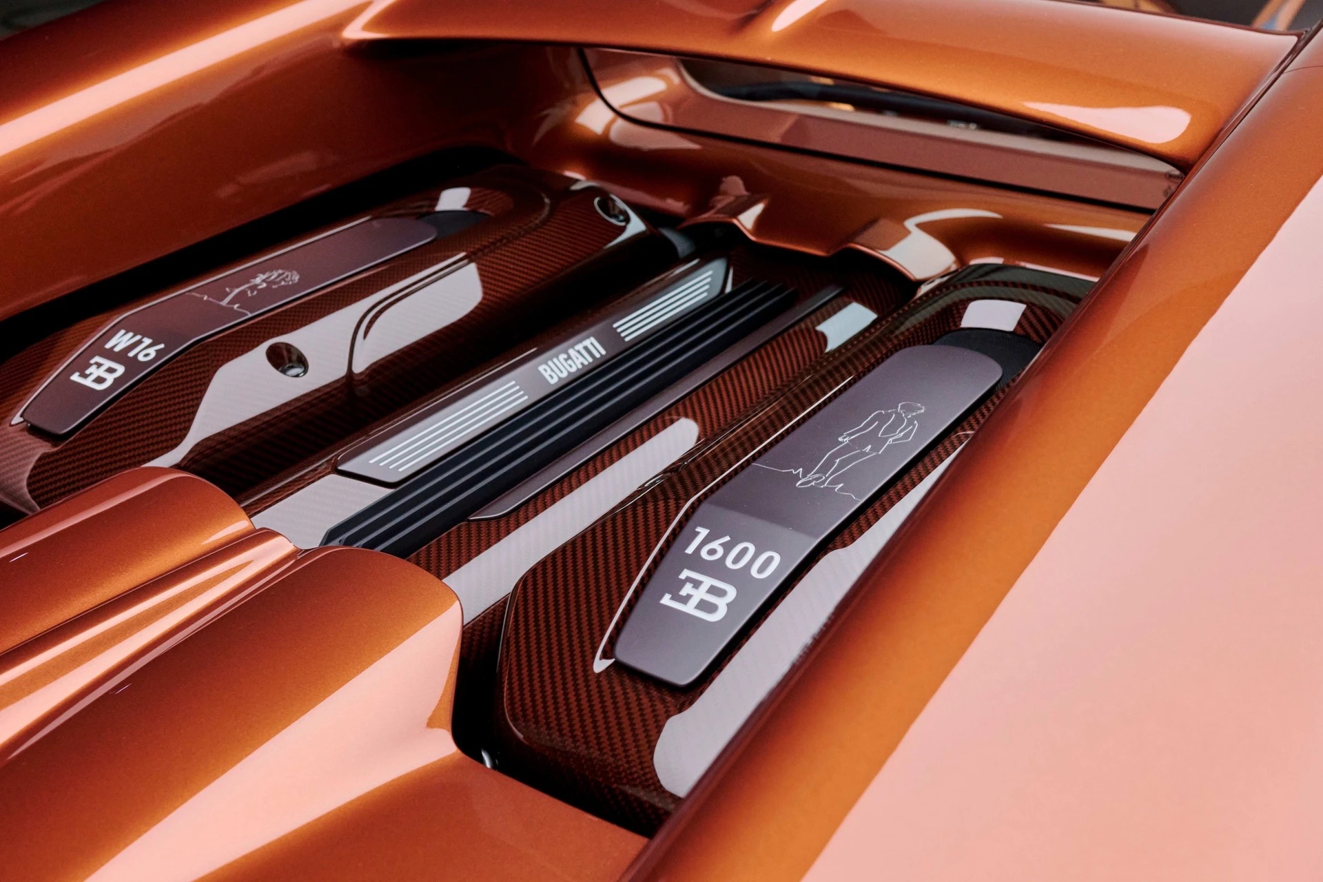 Bugatti_W16_Mistral_Le_Retour_du_Jeune_Prince_13.jpg
