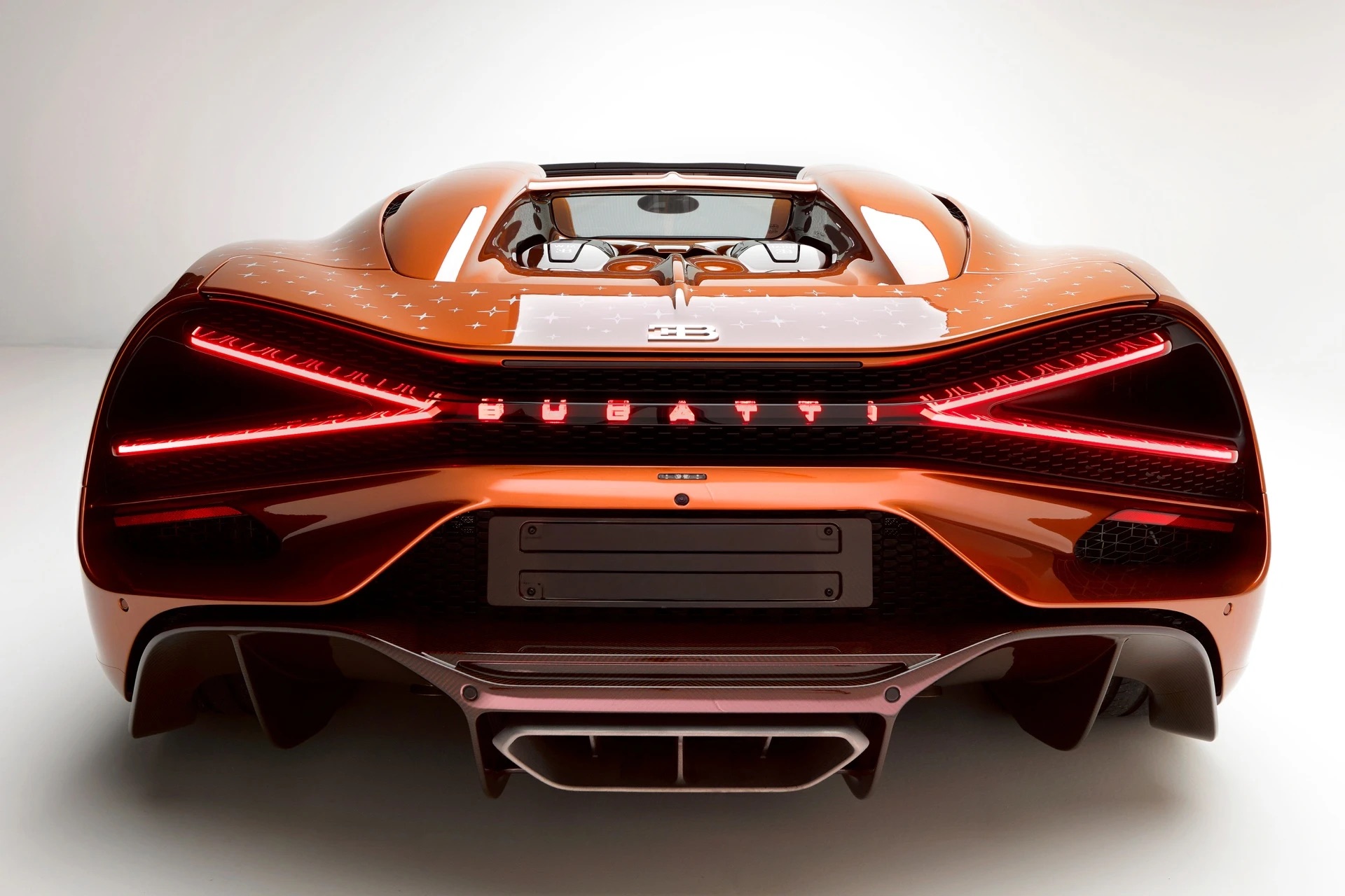 Bugatti_W16_Mistral_Le_Retour_du_Jeune_Prince_4.jpg