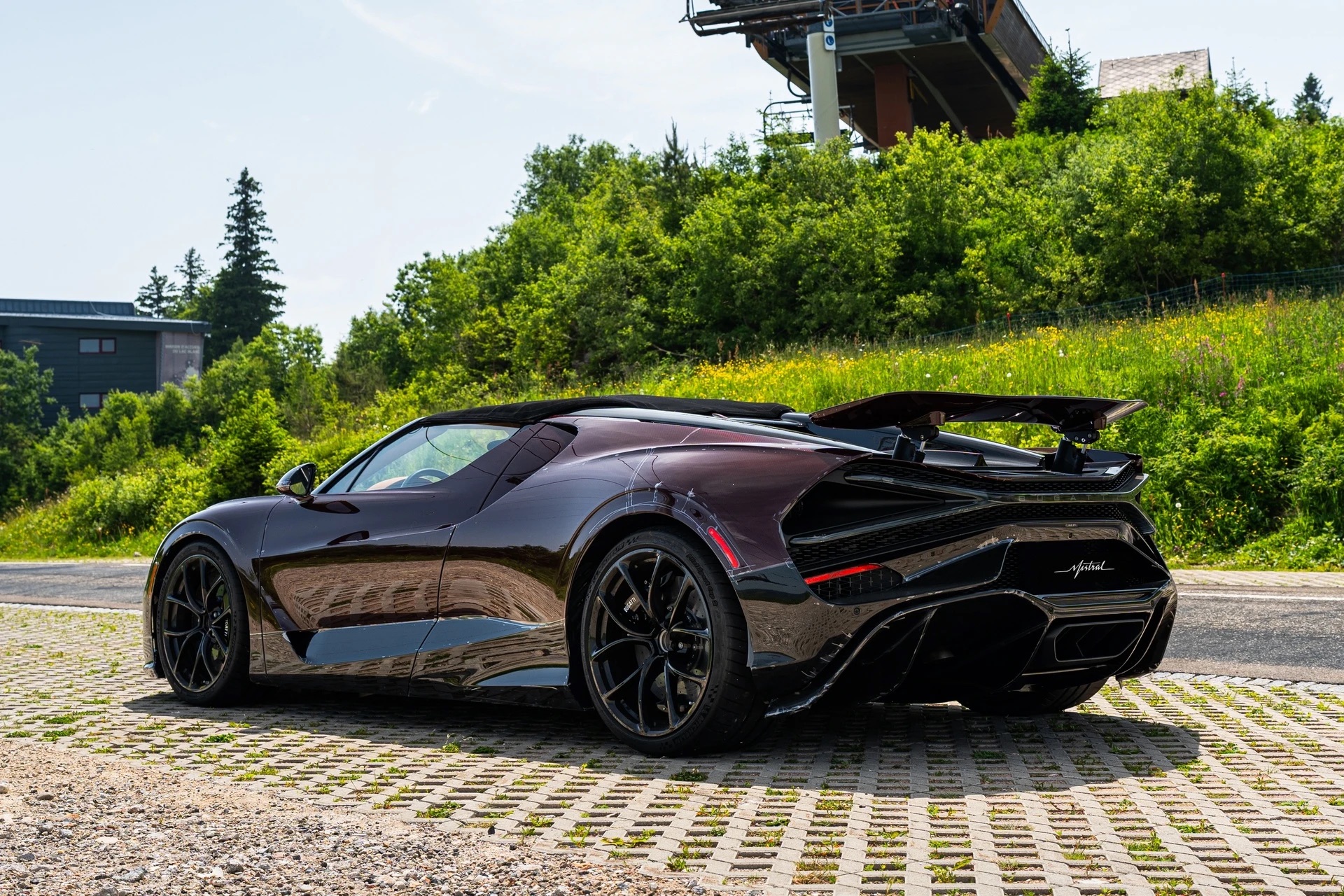 Bugatti_W16_Mistral_Test_Drive_7.jpg