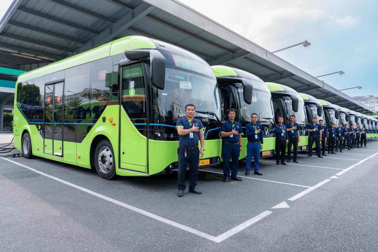 bus-khai-truong-anh-4.jpg