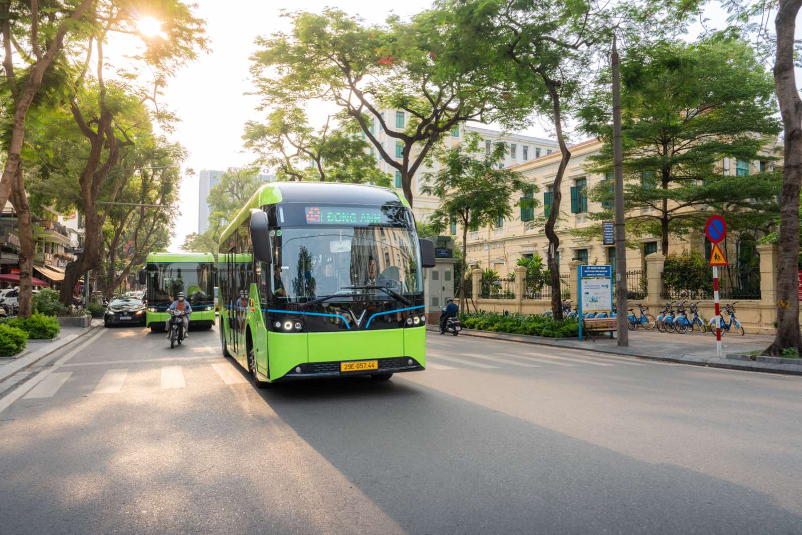 bus-khai-truong-anh-5.jpg