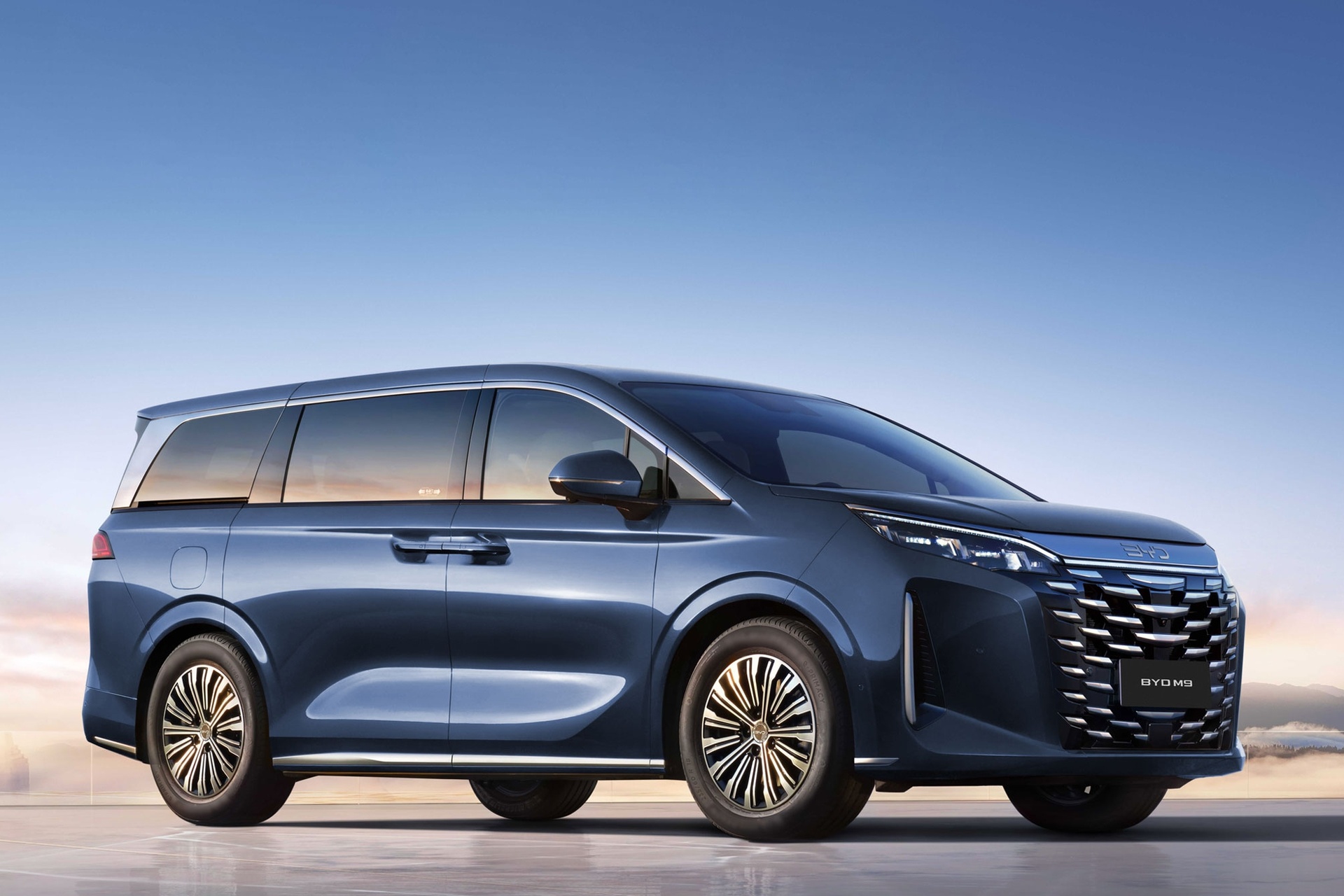 BYD M9_PHEV.jpg