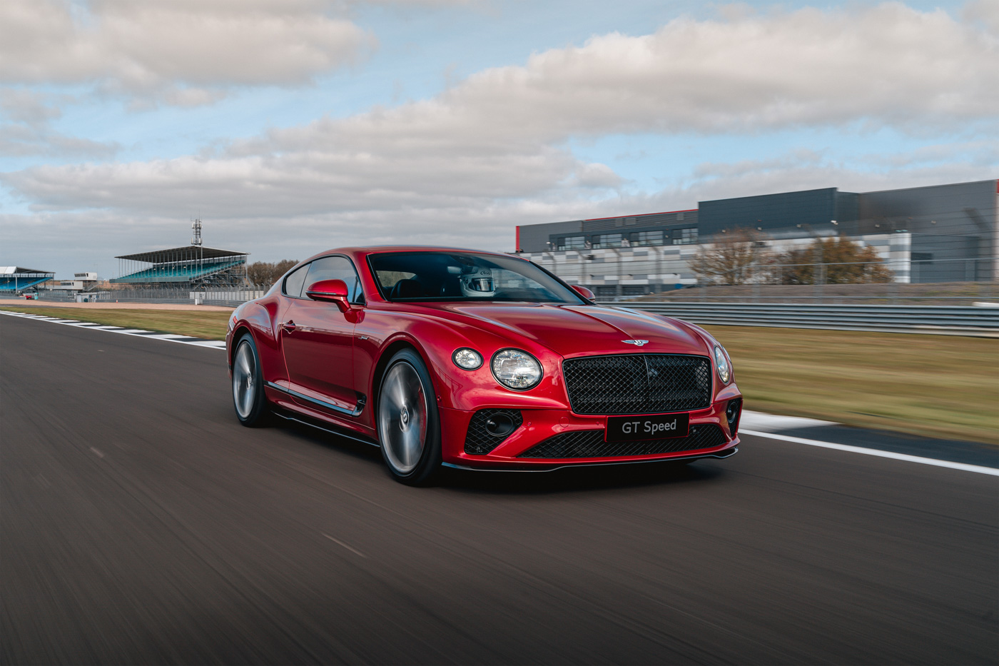 các-hệ-thống-hỗ-trợ-đặc-biệt-của-bentley-continental-gt-speed-1.jpg