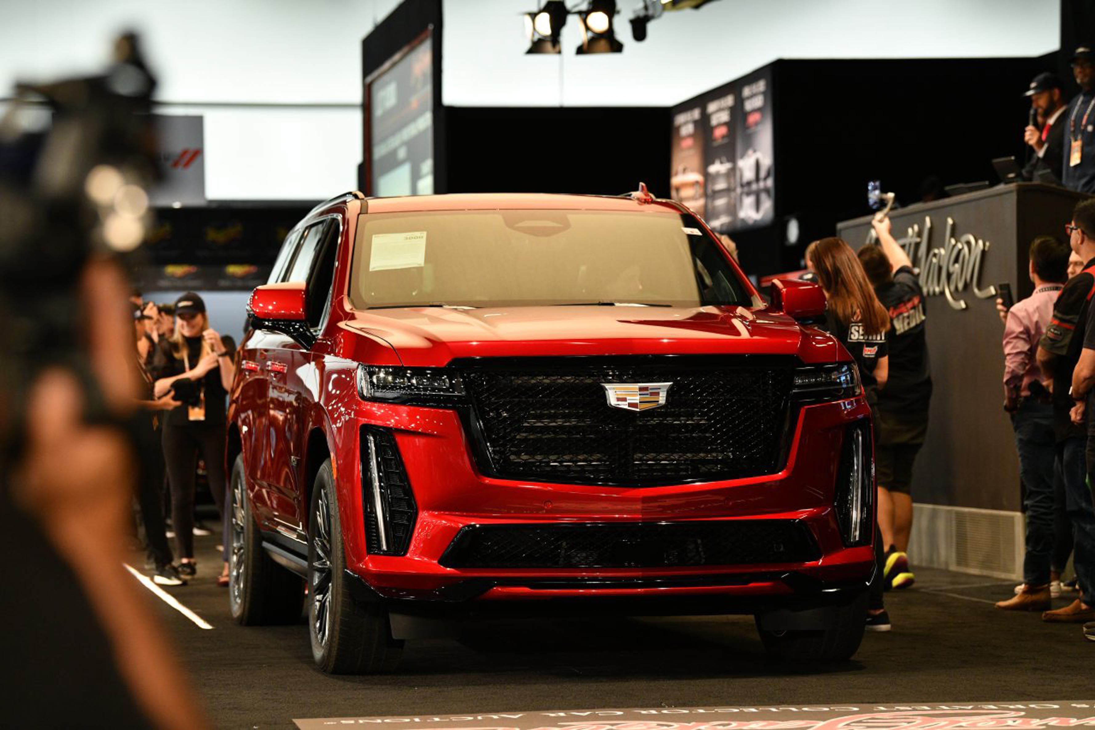 Cadillac Escalade-V (21).JPG