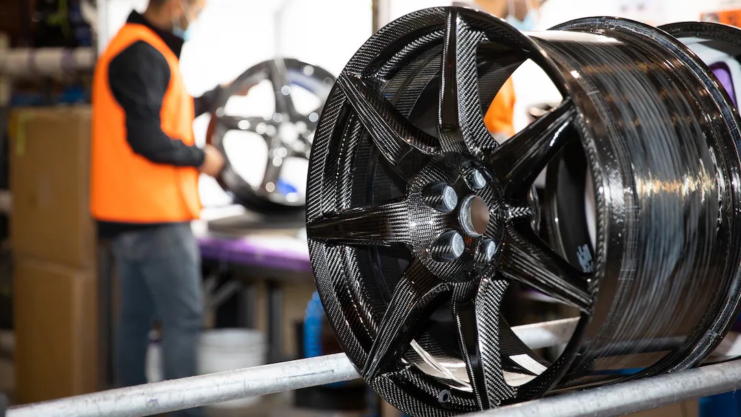Carbon-Revolution-Carbon-Fiber-Wheel-Electric-Vehicles-C8-Corvette-Z06-2.jpg