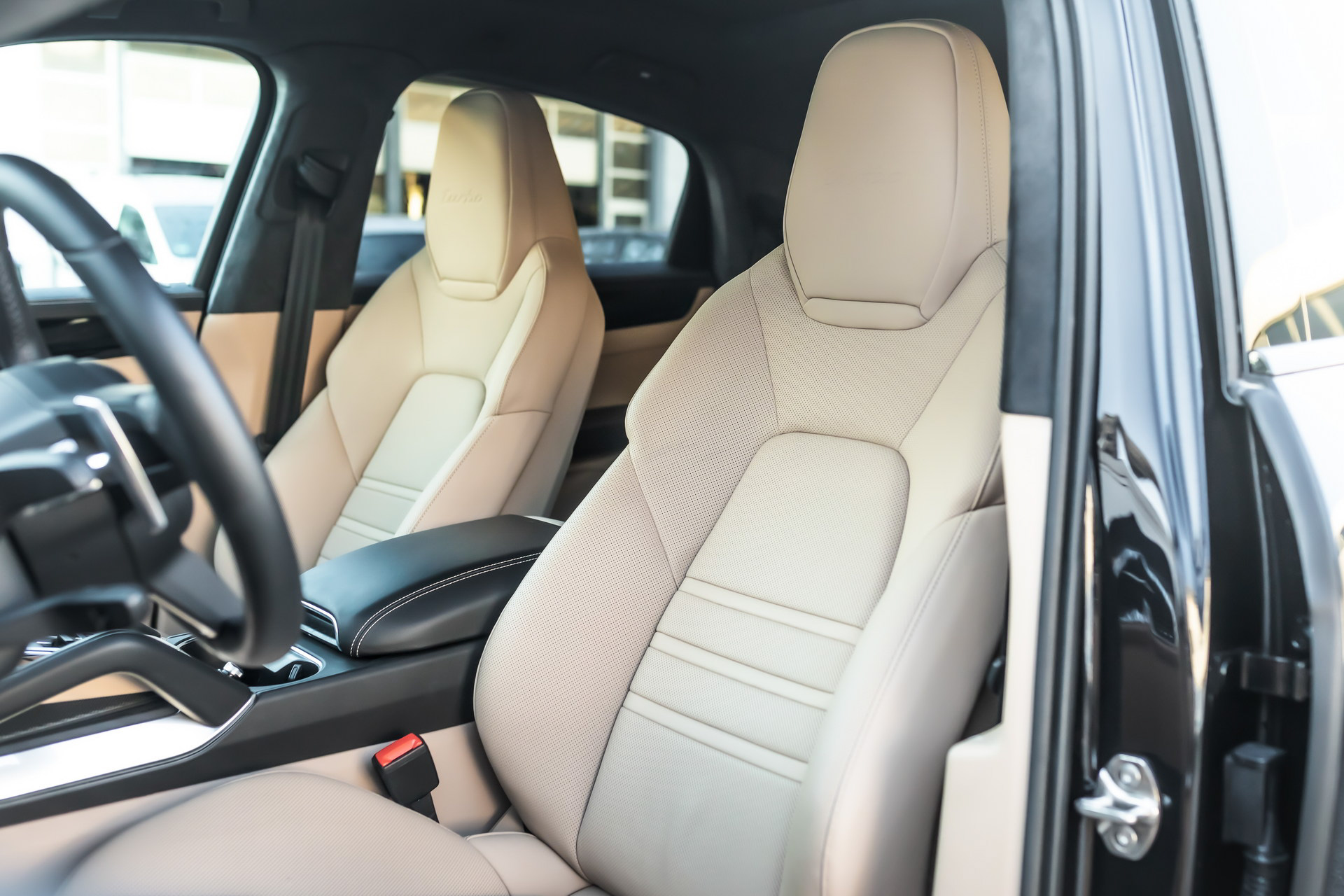 Cayenne Coupe Manhart (17).JPG