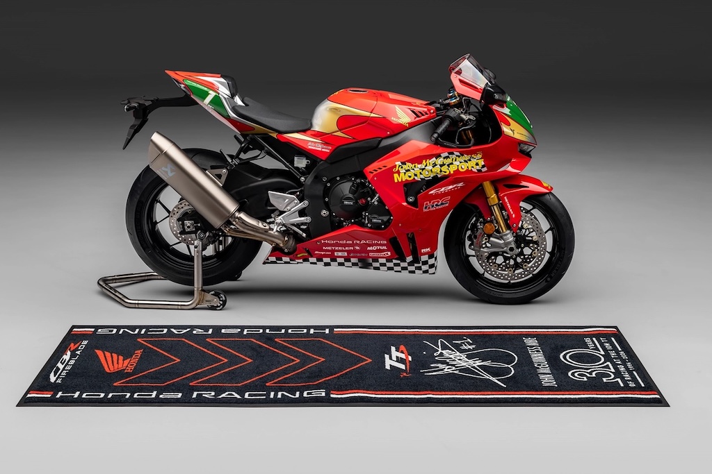 CBR1000RR-R Fireblade SP John McGuinness 30th Anniversary Replica-anh- (10).jpg