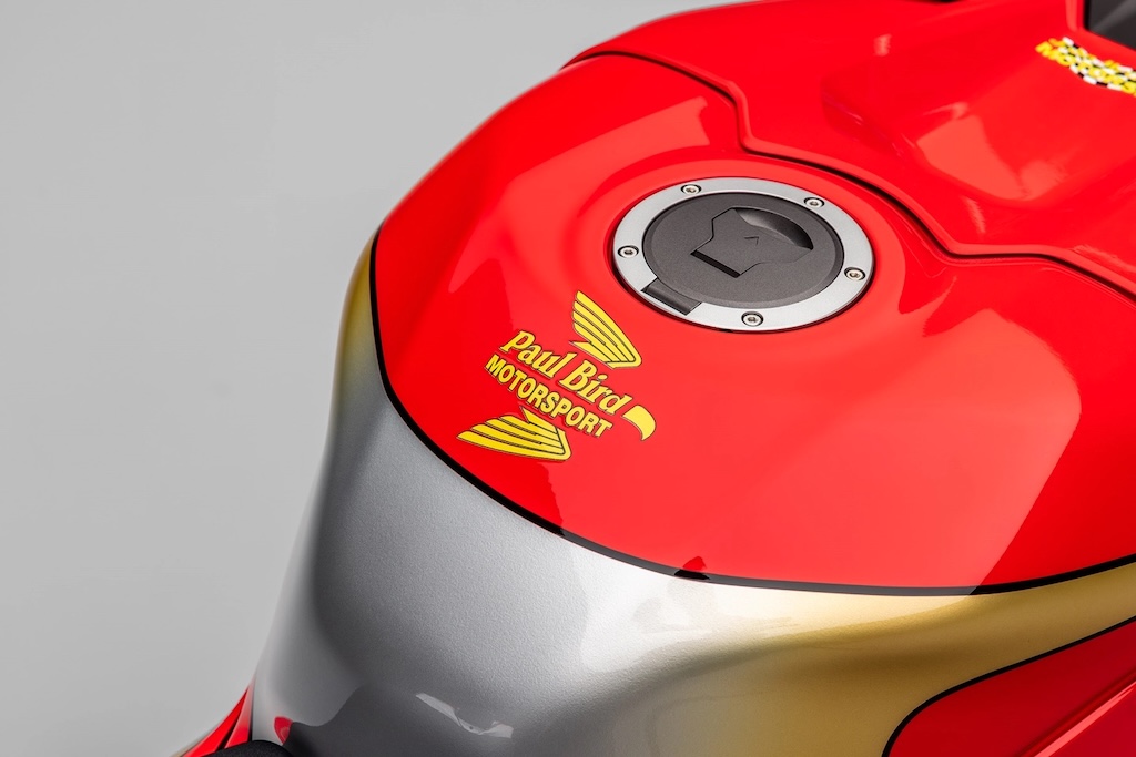 CBR1000RR-R Fireblade SP John McGuinness 30th Anniversary Replica-anh- (7).jpg