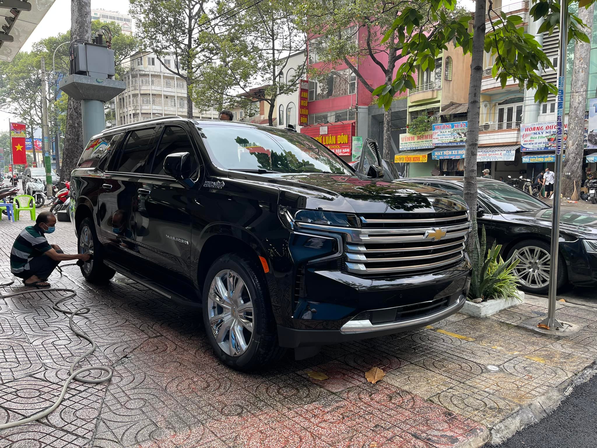 Chevrolet Suburban  (7).jpg
