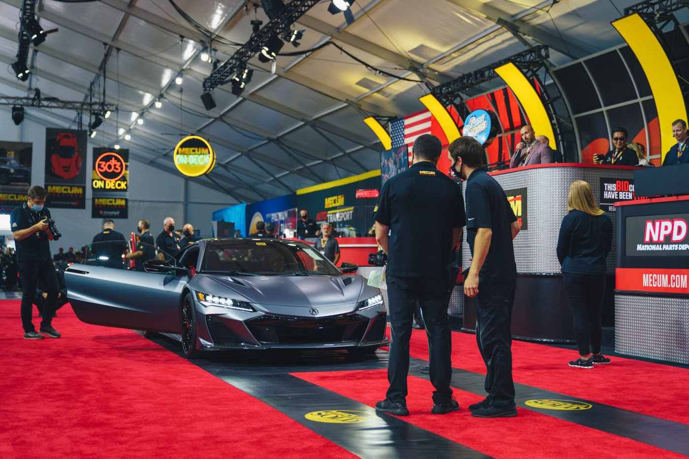 Chiec-acura-nsx-type-s-dau-tien-tim-duoc-chu-moi-voi-gia-cuc-khung-1,1-trieu-do-gap-6-lan-voi-...JPG