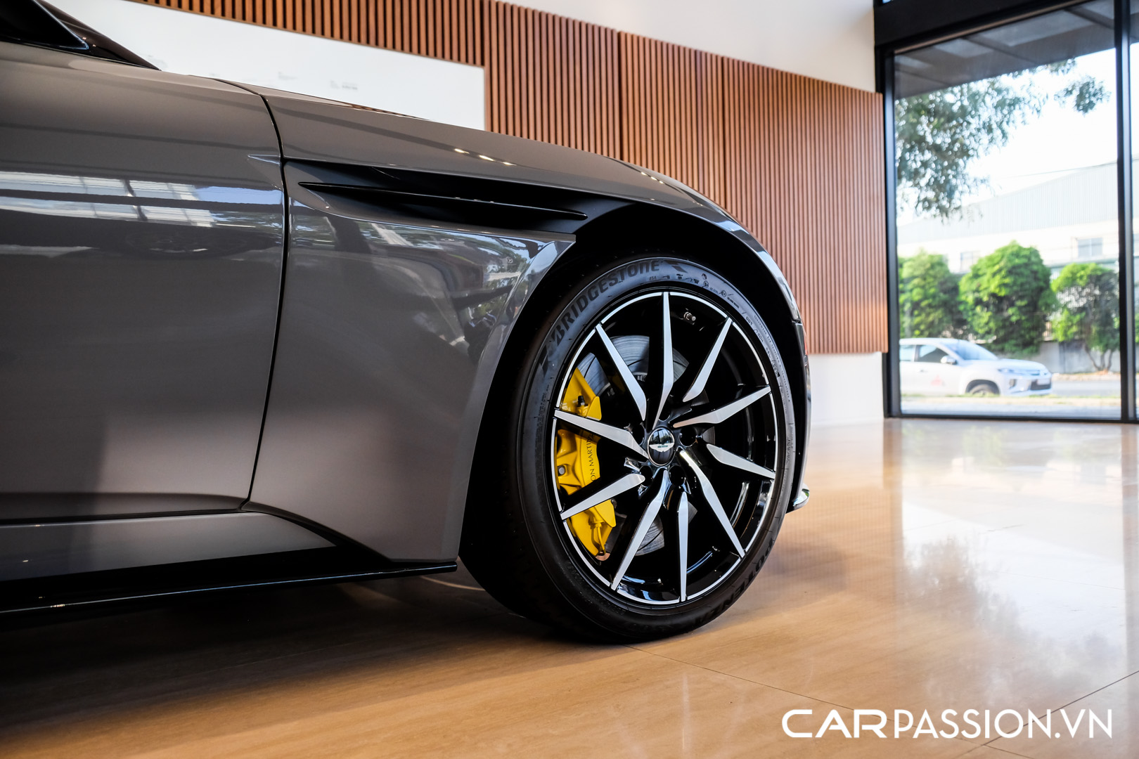 CP-Aston Martin DB11 China Grey17.jpg