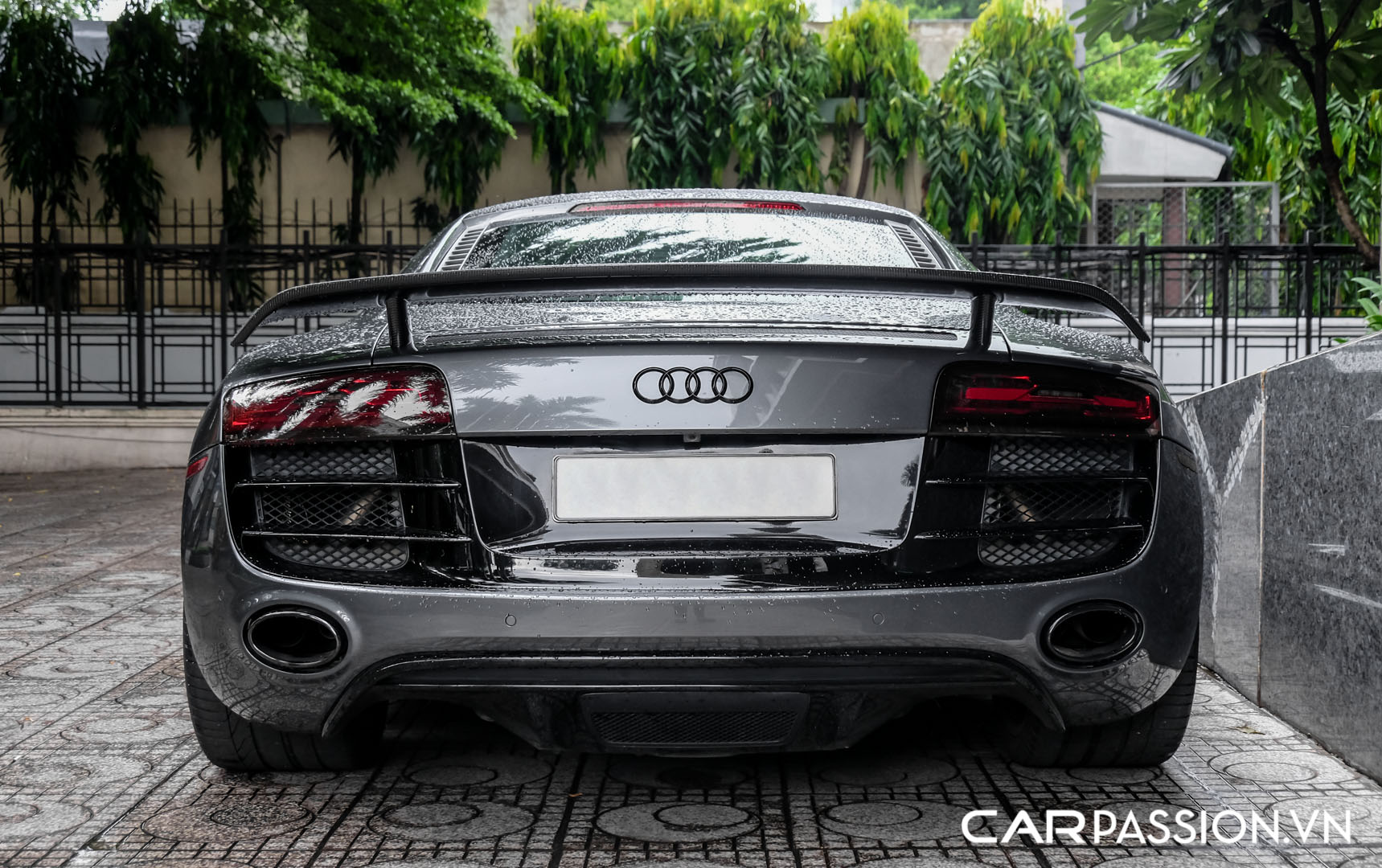 CP-Audi R8 V10 số sàn độ khủng (12).jpg