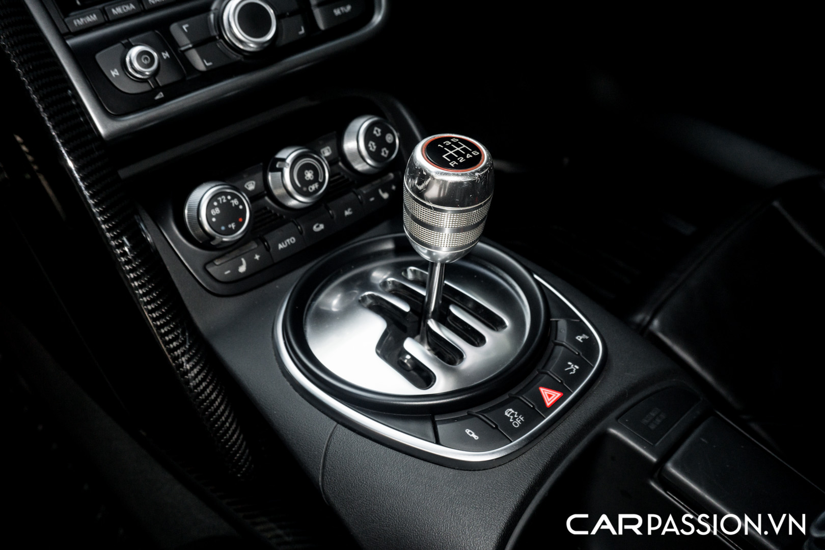 CP-Audi R8 V10 số sàn độ khủng (34).jpg