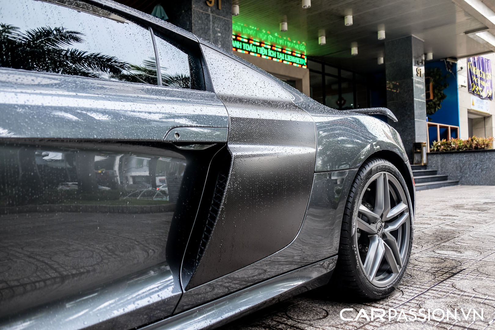 CP-Audi R8 V10 số sàn độ khủng (5).jpg