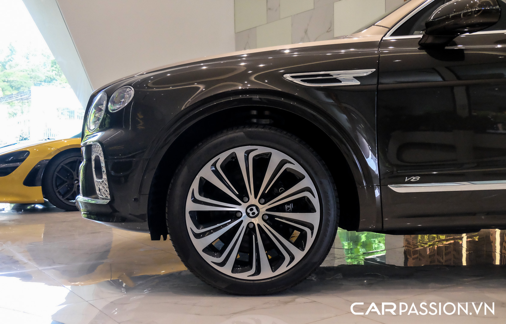 CP-Bentley Bentayga First Edition 202122.jpg