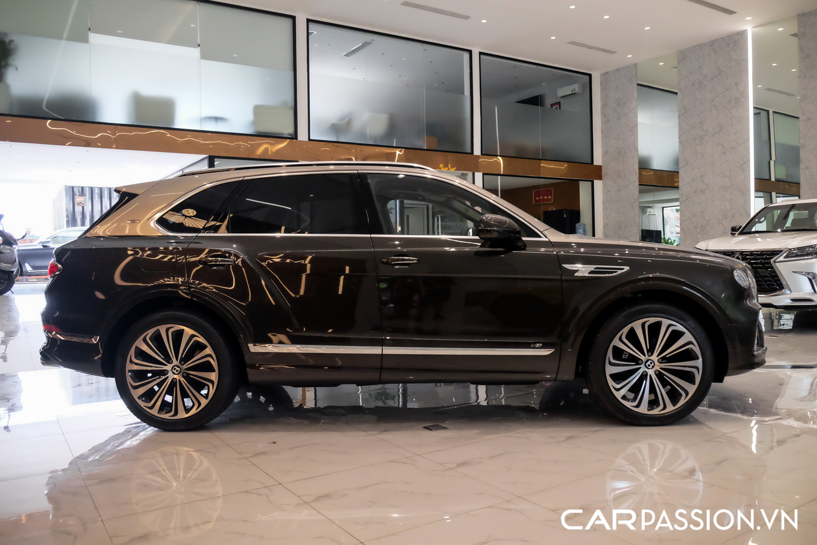 CP-Bentley Bentayga First Edition 202140.jpg