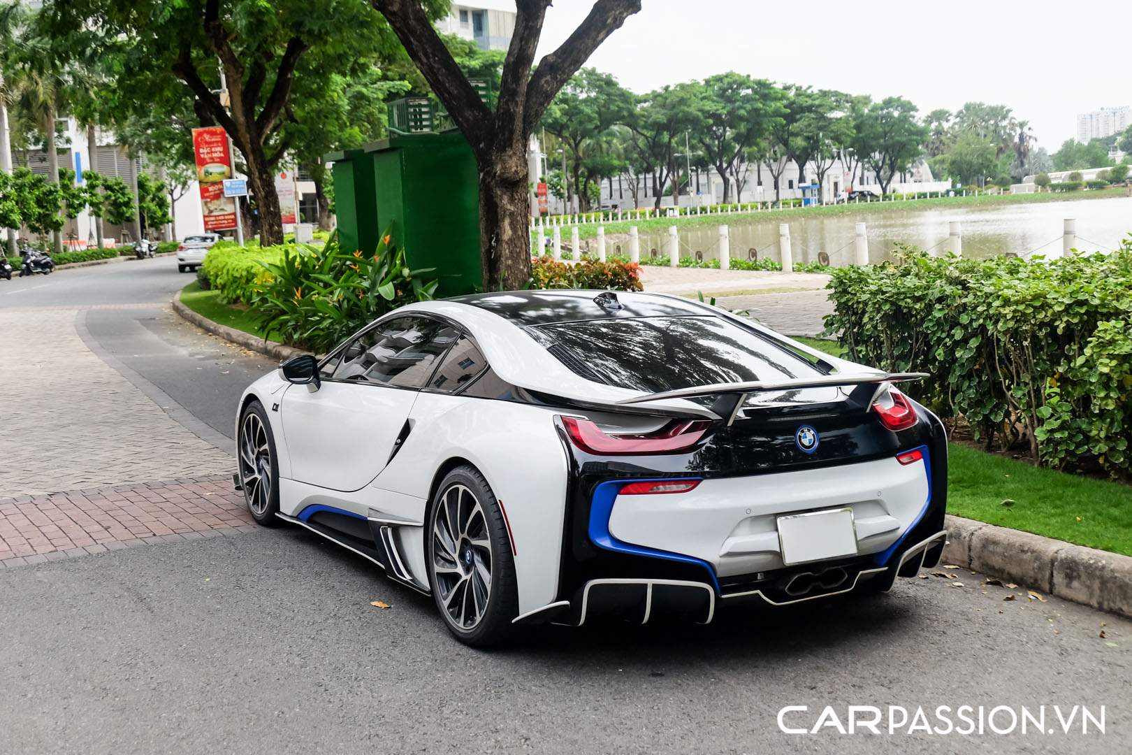 CP-BMW i8 độ (8).jpg